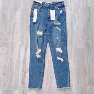 Women's NWT High Rise Mom Jeans 11/30